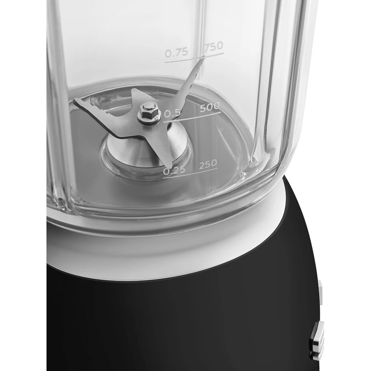 blender-kielichowy-smeg-czarny-ostrze.jpg