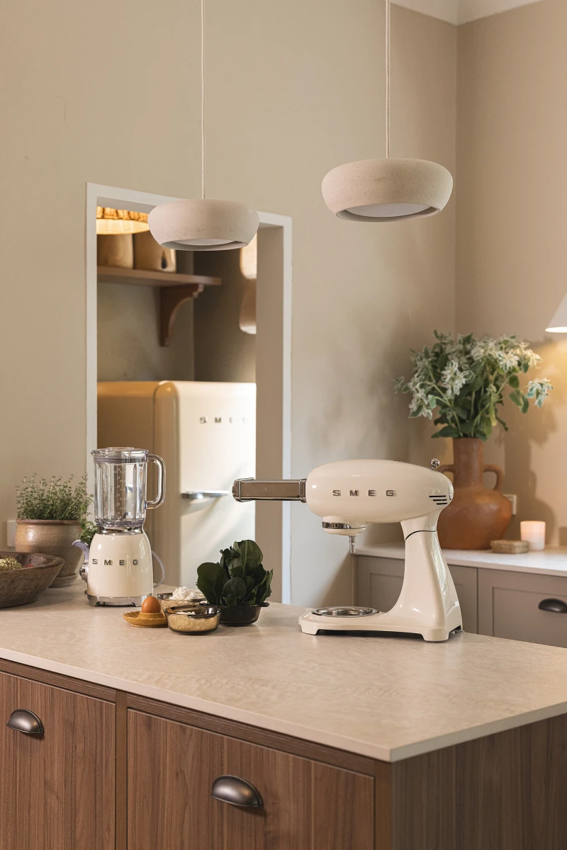 blender-kielichowy-smeg-kremowy-nowoczesna-kuchnia.jpg