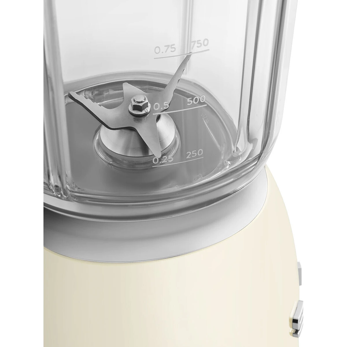 blender-kielichowy-smeg-kremowy-ostrze.jpg