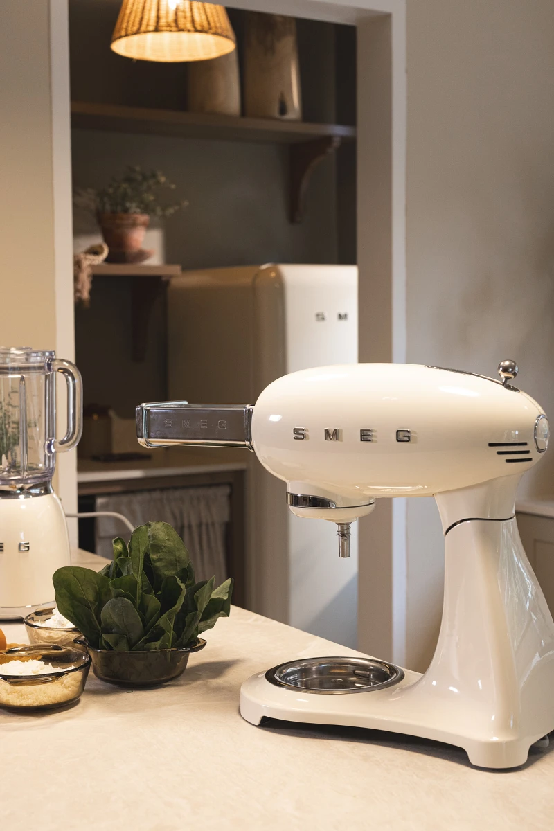 blender-kielichowy-smeg-kremowy-zestaw-smeg.jpg