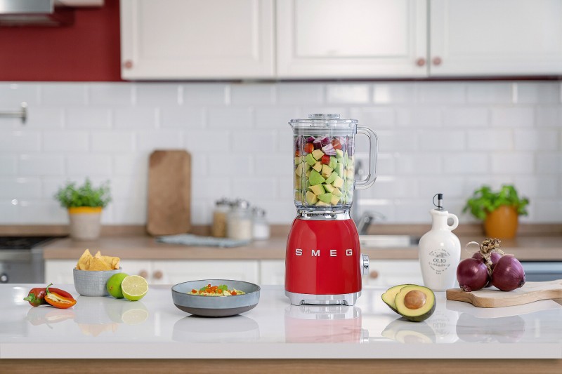blender-kielichowy-smeg-czerwony-kuchnia.jpg