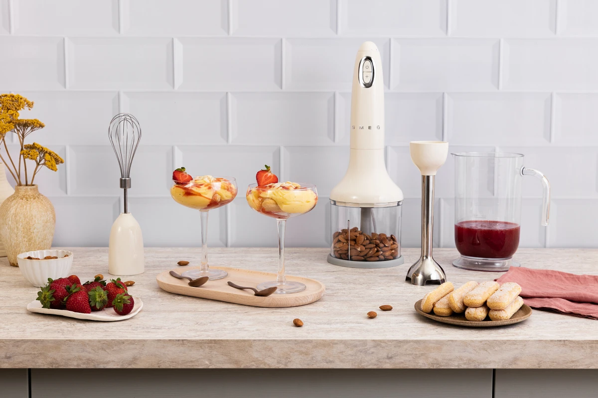 blender-reczny-smeg-kremowy-kuchnia.jpg