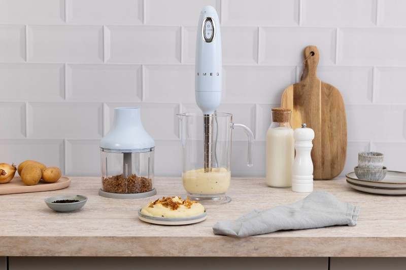 blender-reczny-smeg-niebieski-kuchnia.jpg