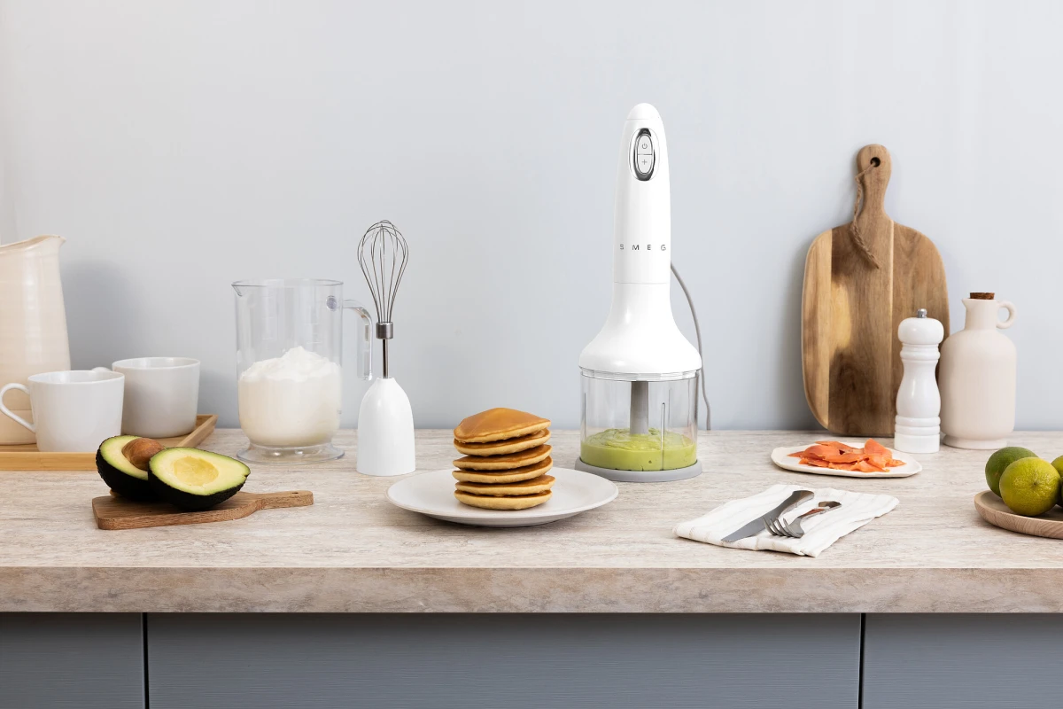 blender-reczny-smeg-bialy-kuchnia.jpg