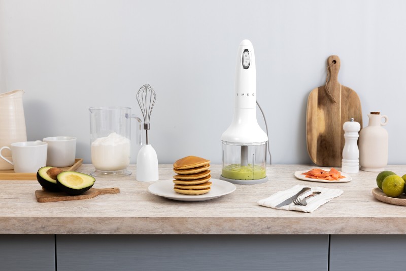 blender-reczny-smeg-bialy-kuchnia.jpg