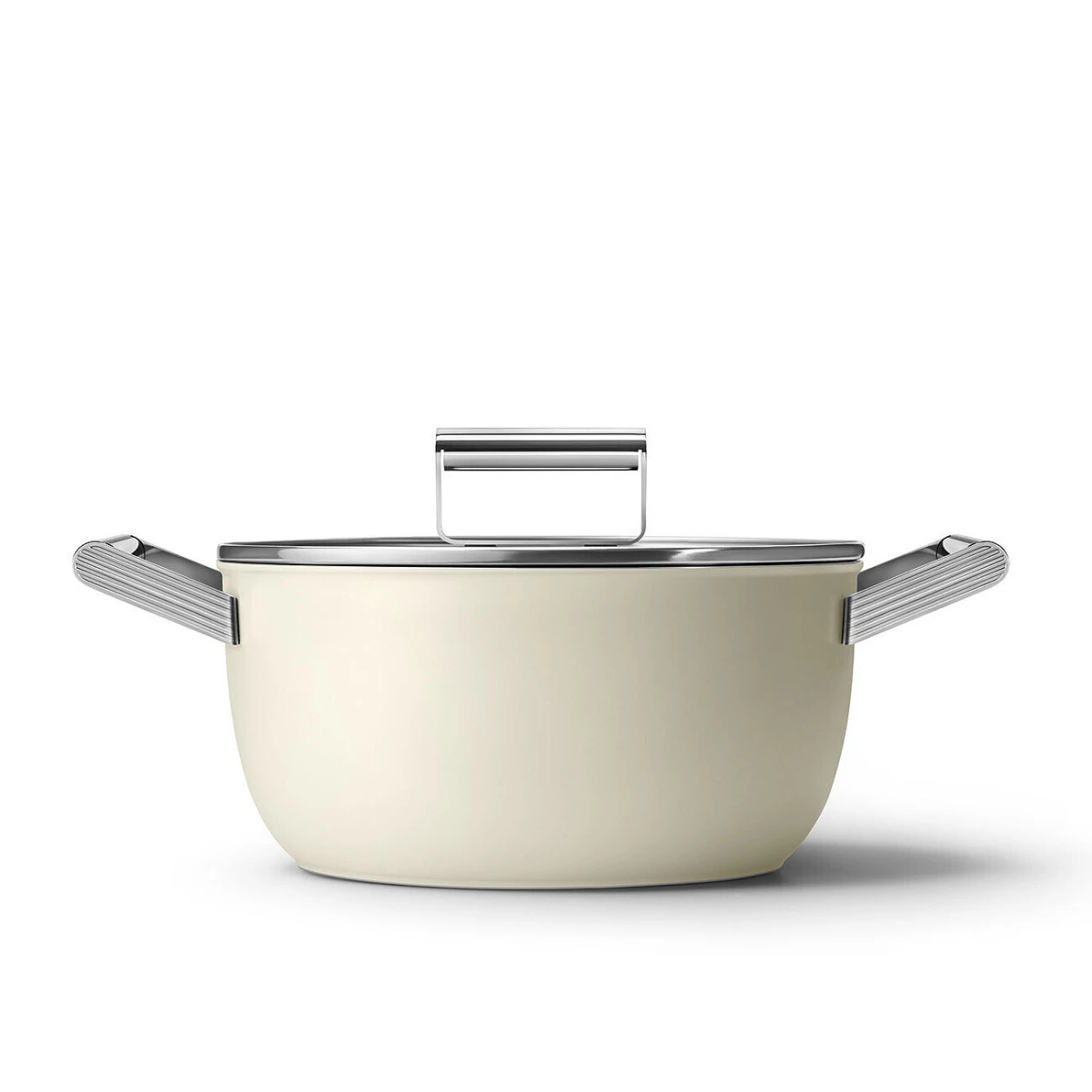 garnek-24-cm-smeg-kremowy.jpg