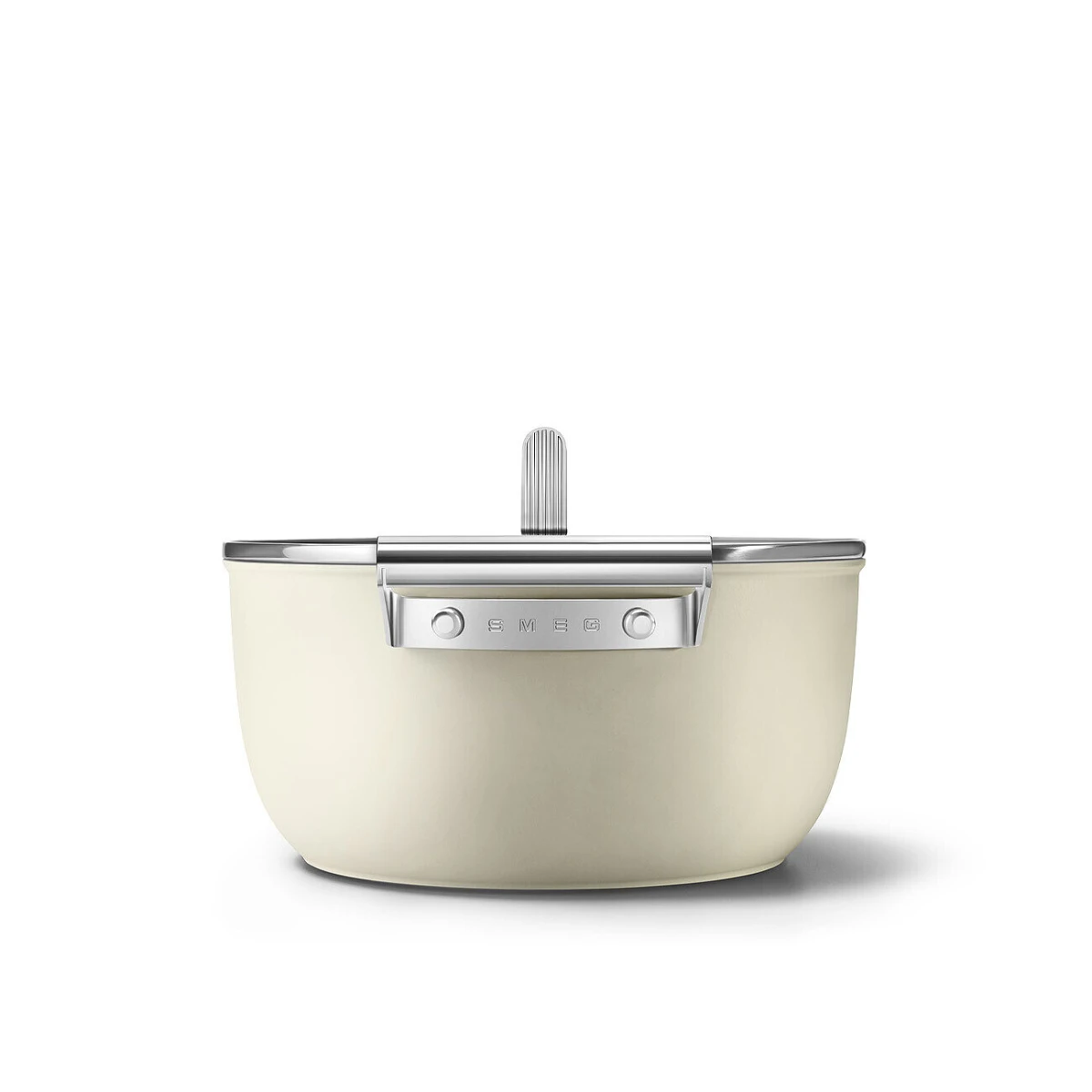 garnek-24-cm-smeg-kremowy-bok-pokrywka.jpg