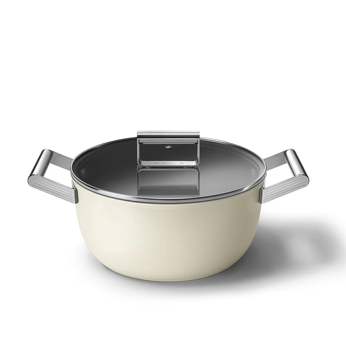 garnek-24-cm-smeg-kremowy-pokrywka.jpg