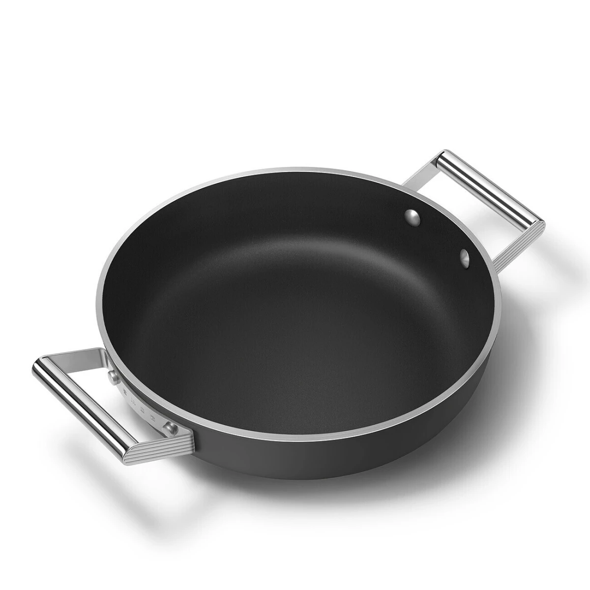 patelnia-gleboka-28-cm-smeg-czarny-srodek.jpg