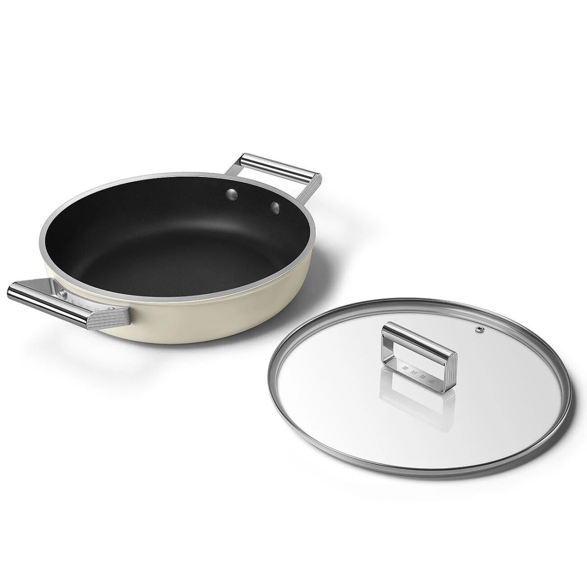 patelnia-gleboka-28-cm-smeg-kremowy-plus-pokrywka.jpg