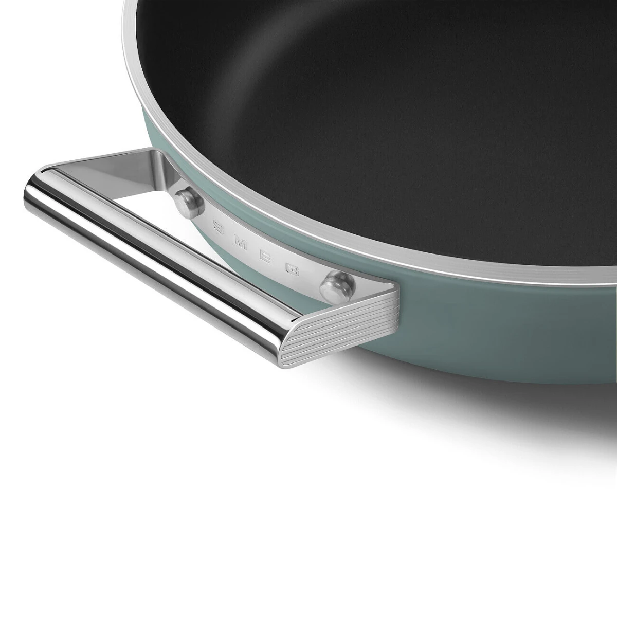 patelnia-gleboka-28-cm-smeg-zielony-uchwyt.jpg