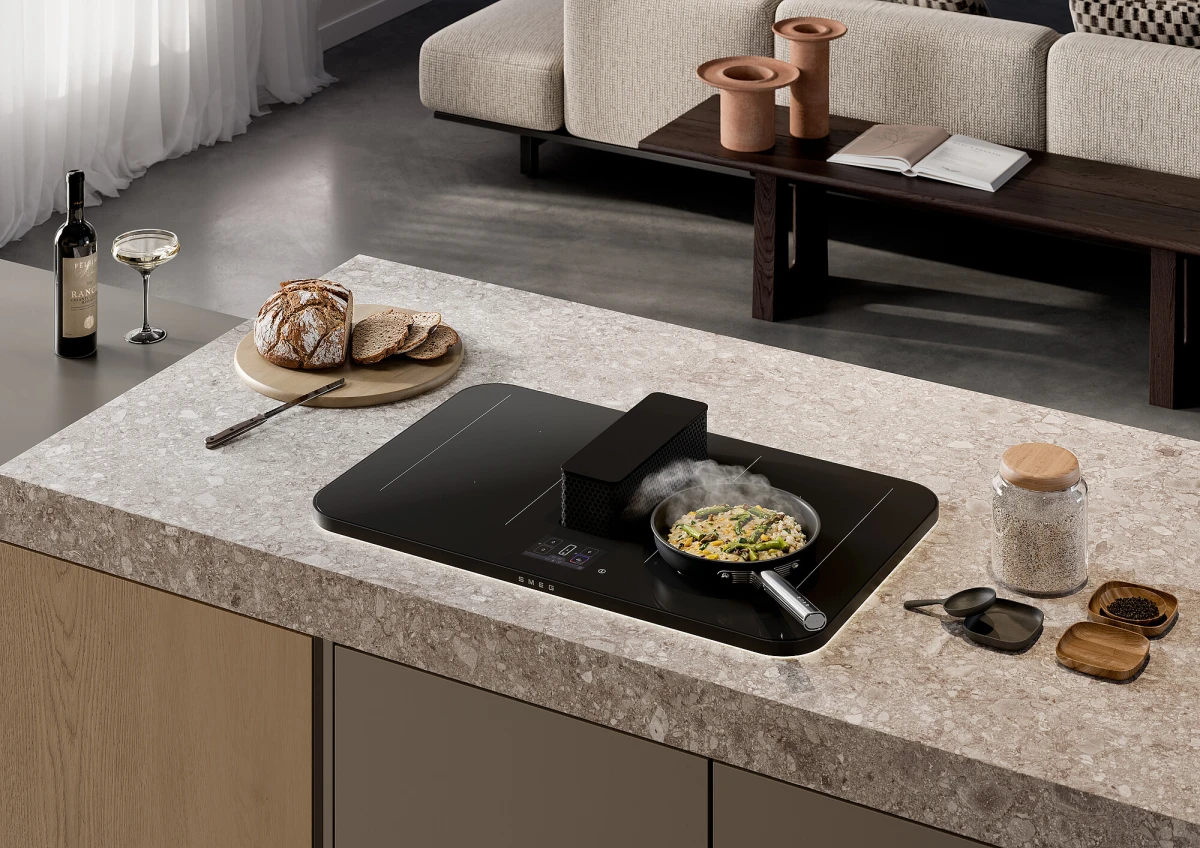 patelnia-20-cm-smeg-czarny-plyta-indukcyjna.jpg