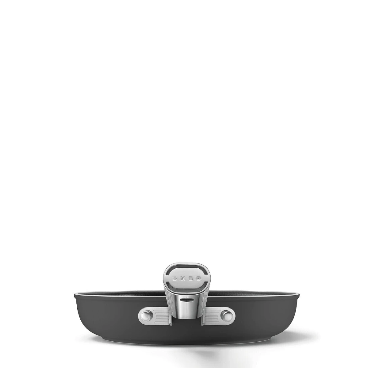 patelnia-20-cm-smeg-czarny-raczka.jpg