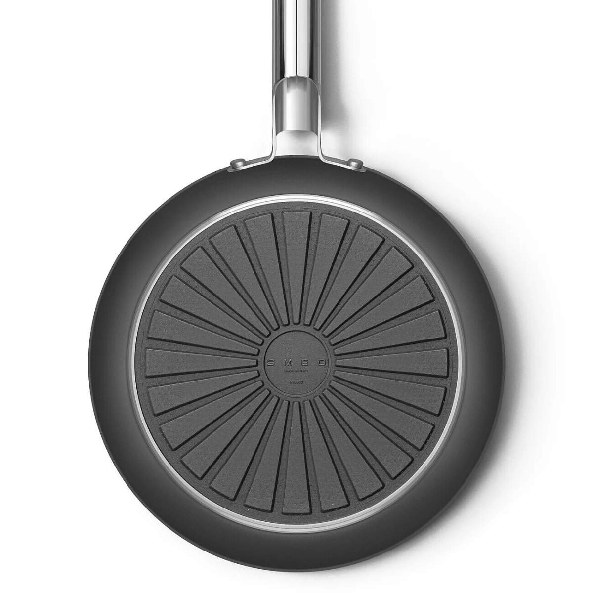 patelnia-28-cm-smeg-czarny-spod.jpg