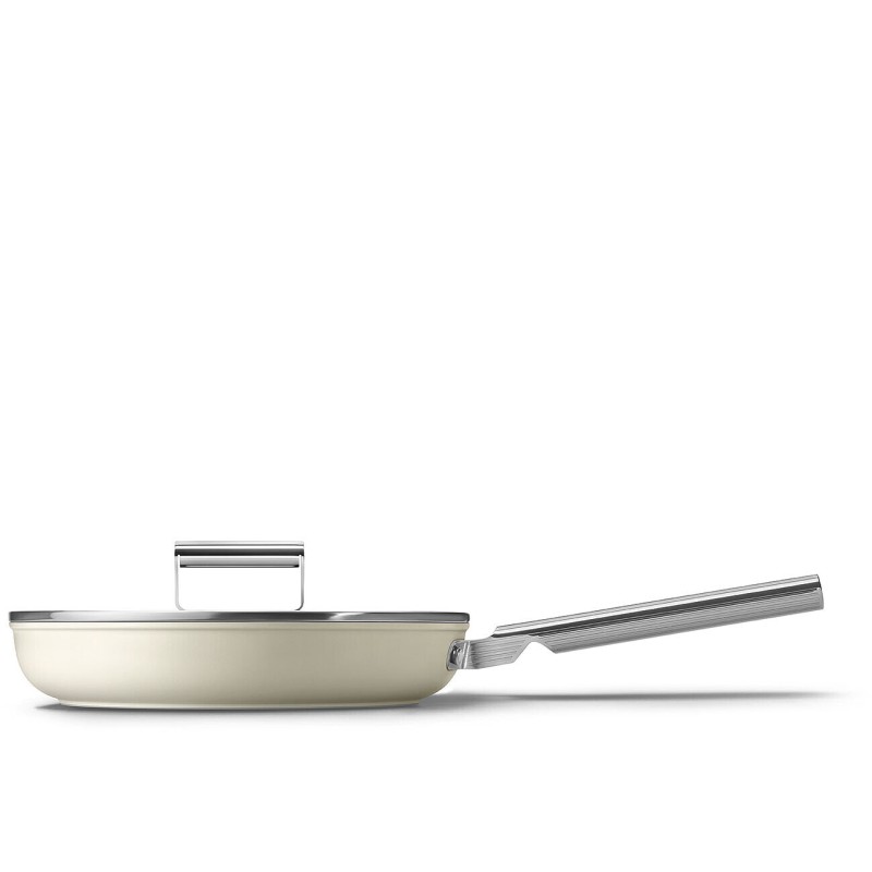 patelnia-28-cm-smeg-kremowy-raczka-pokrywka.jpg