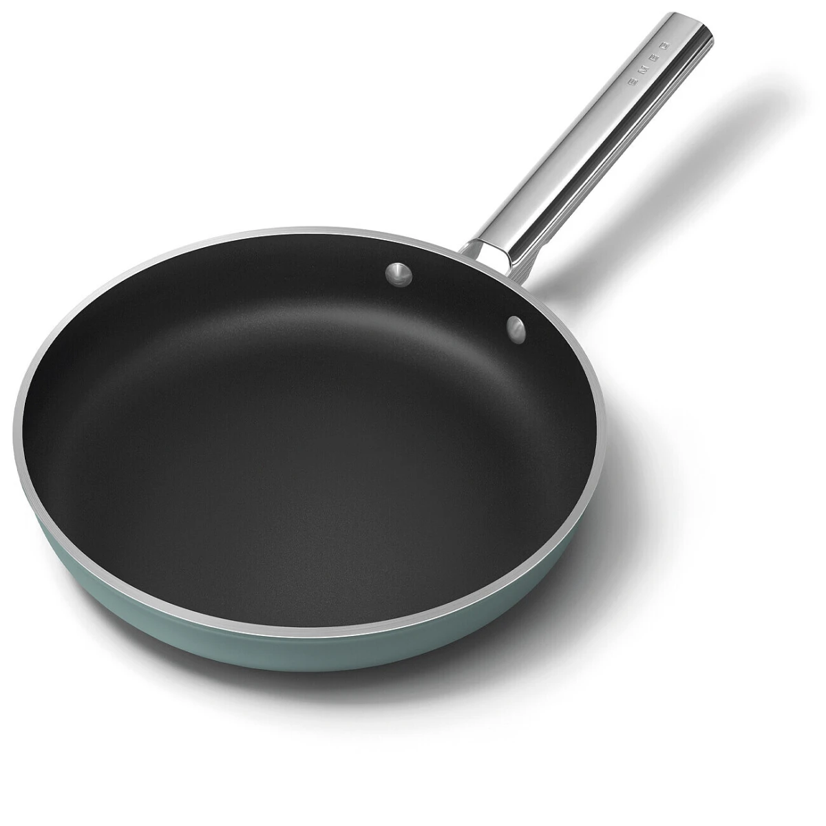patelnia-28-cm-smeg-zielony-srodek.jpg