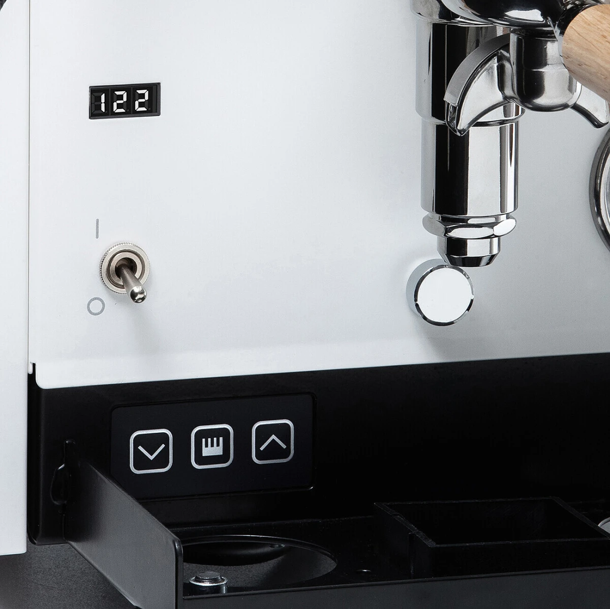polprofesjonalny-ekspres-do-kawy-la-pavoni-cellini-evo-pid-bialy-panel.jpg