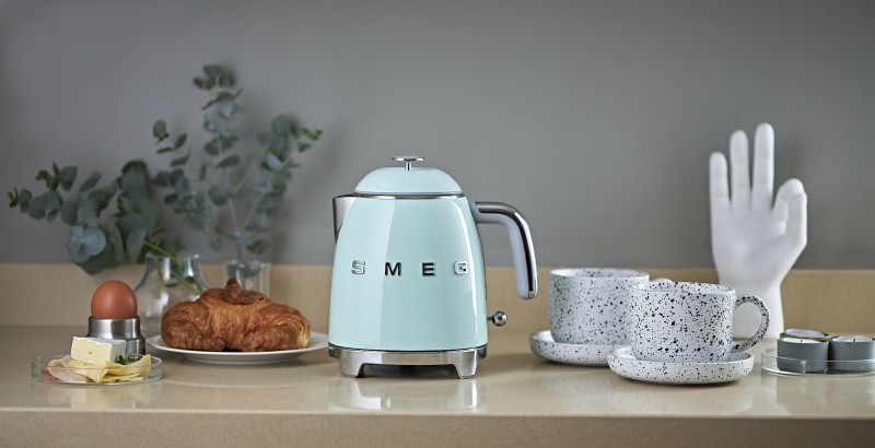 czajnik-mini-smeg-pastelowa-zielen-kuchnia.jpg