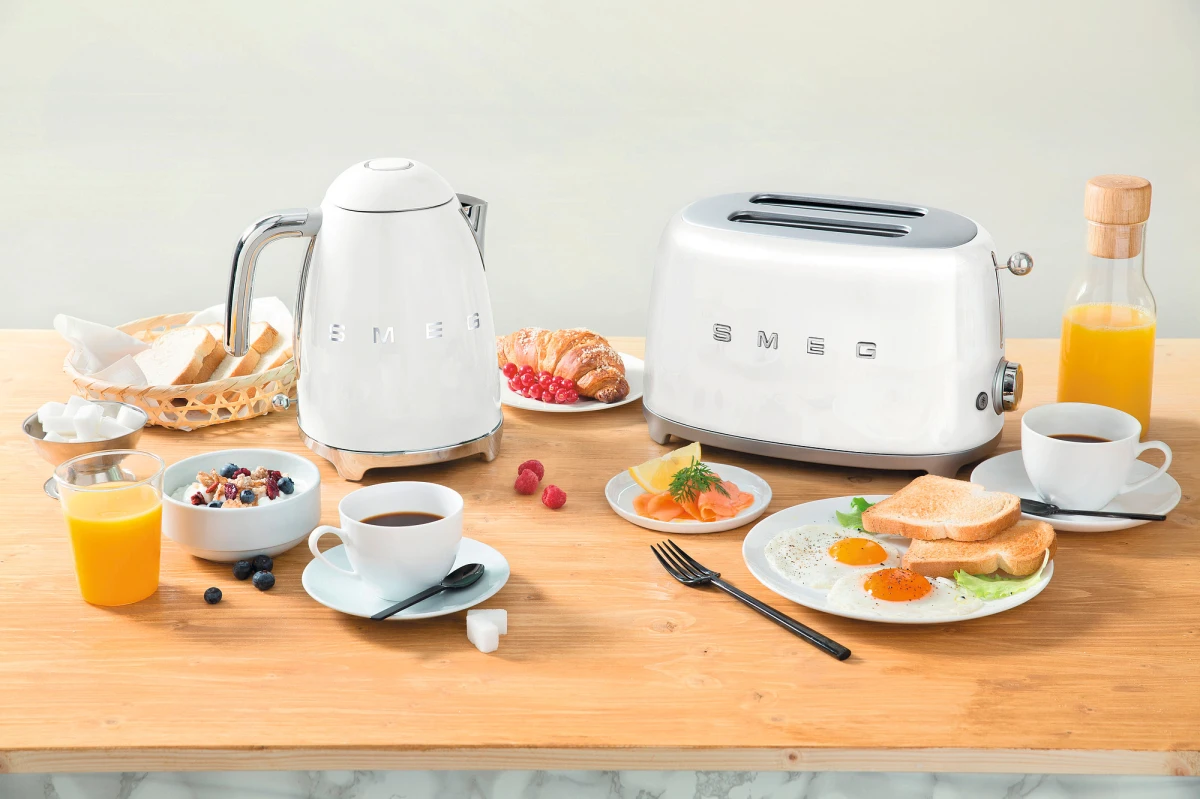 toster-smeg-bialy-kuchnia-sniadanie.jpg