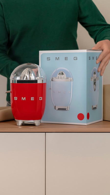 wyciskarka-do-cytrusow-smeg-czerwony-box.jpg