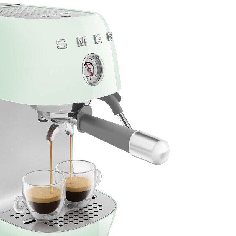 kolbowy-ekspres-do-kawy-smeg-dysza-pastelowa-zielen-espresso.jpg